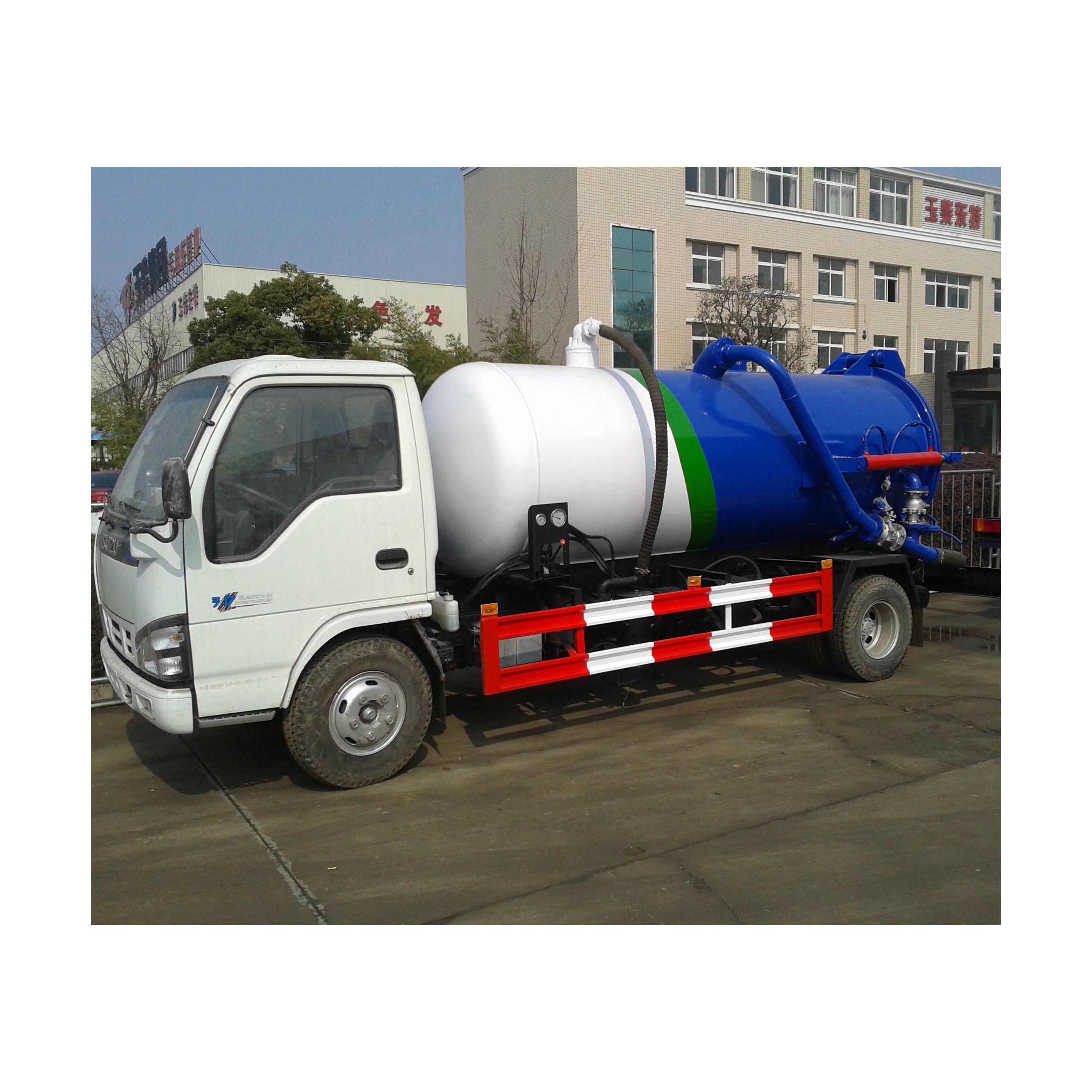 2021 Newest 3000 Liters Suction Tank Vaccum Sewage Suction Truck
