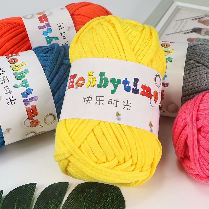 Wholesale Solid and Multi Colors T Shirt Yarn 100%Polyester Fancy Yarn Knitting Patterns 100g Ball Yarn For Crochet Handbags