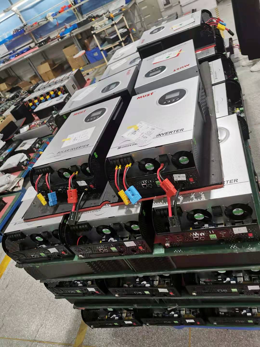 MUST PV1800 PH1800 PRO 3KW 5.2KW hybrid Solar Inverter PV 450V with 80A MPPT Solar Charge controller For Solar Energy System