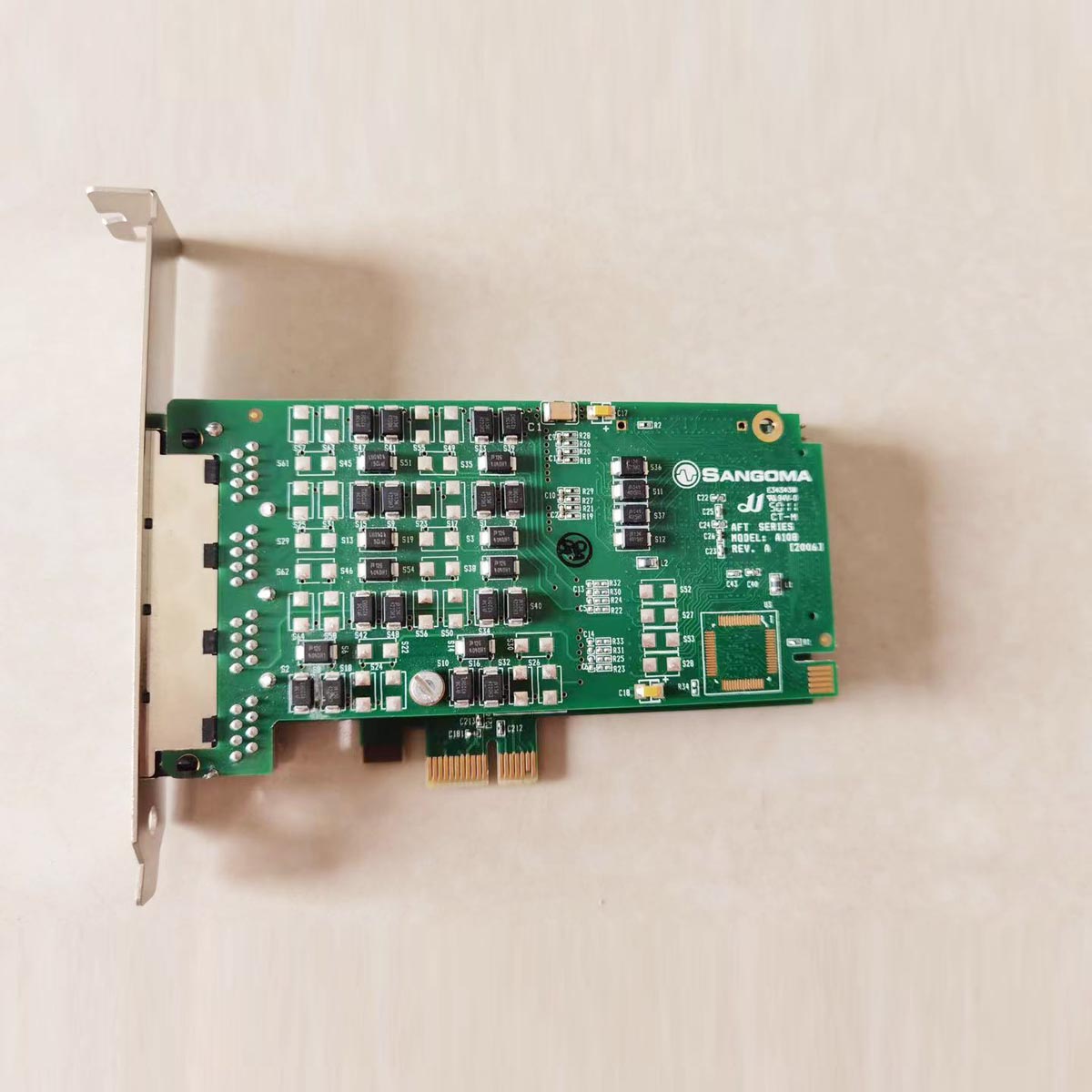Карта SANGOMA A104 Four span digital T1/E1/J1/PRI PCI-express x1 asterisk card 4 PRI card Issabel 4/Elastix/freepbx IPPBX