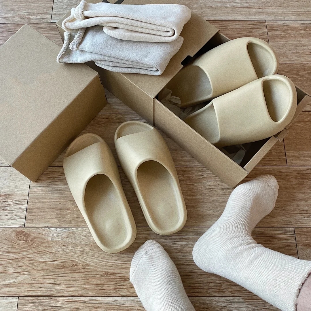 Оригинальные высококачественные тапки Kaws, Нескользящие тапки yeezy terlik с подушкой песочного цвета для мужчин и женщин
