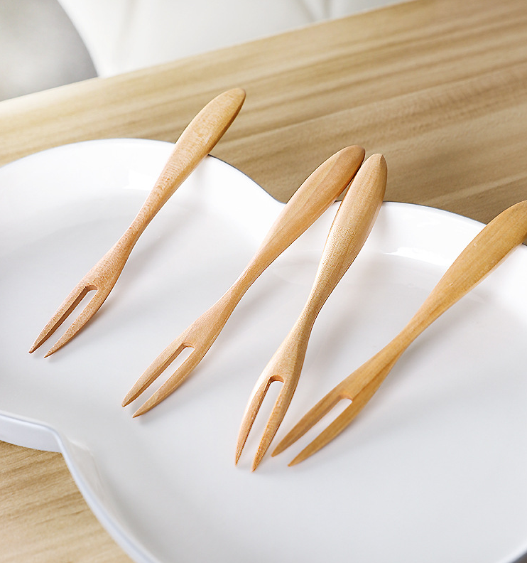 Eco-friendly Reusable Small Wooden Kitchen Tableware Salad Tasting Dinner Party Moon Cake Chip Fruit Pick Mini Fork for Desserts