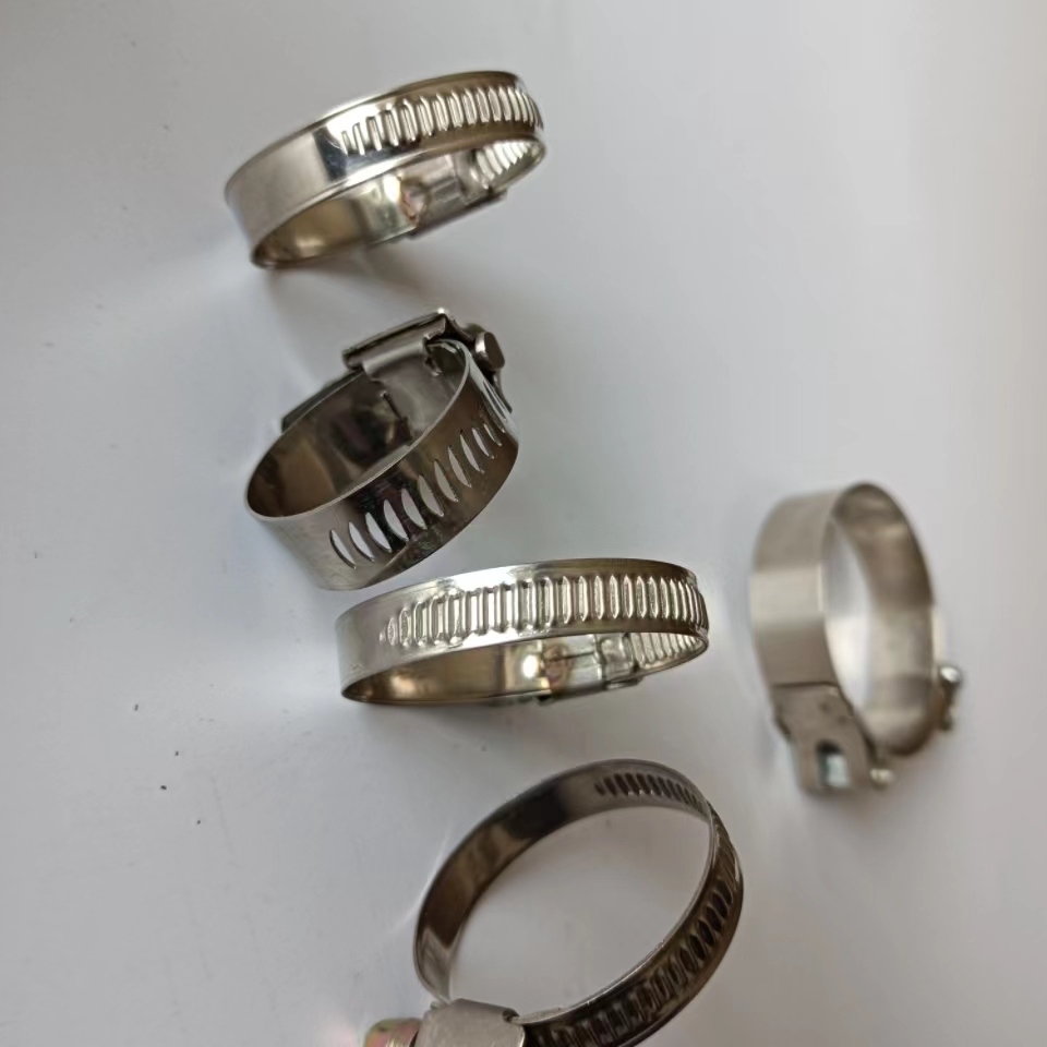 Hot sale Bandwidth 9mm 12mm Worm gear drive Germany type hose clamp with riveting house