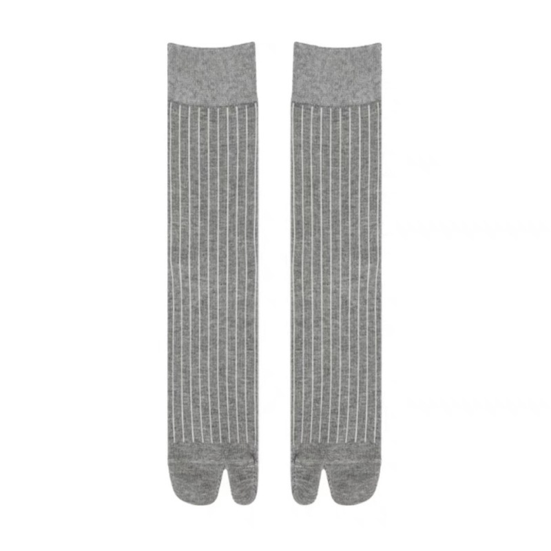 High Quality Solid Color Knitted Split-finger Sock Women Casual Socks for Daily Wear