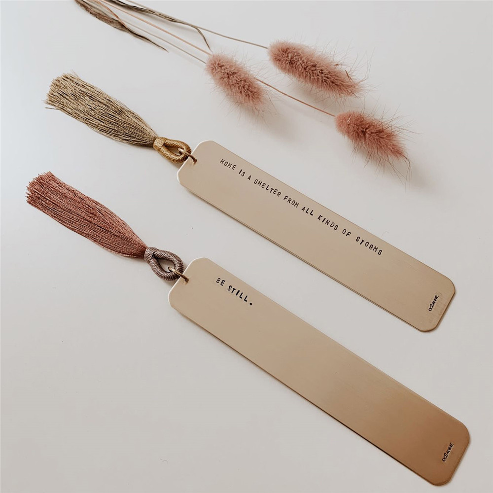 Factory hot sell high quality genuine leather bookmark with embossed logo