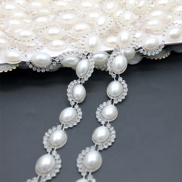 Fancy plastic rhinestone bridal trimmings chain for dressing decoration