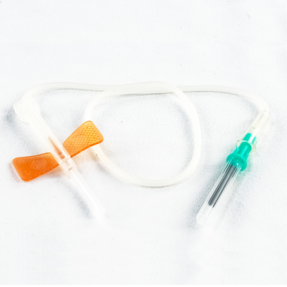 Medical intravenous infusion scalp intravenous needle with double-wing design butterfly needle