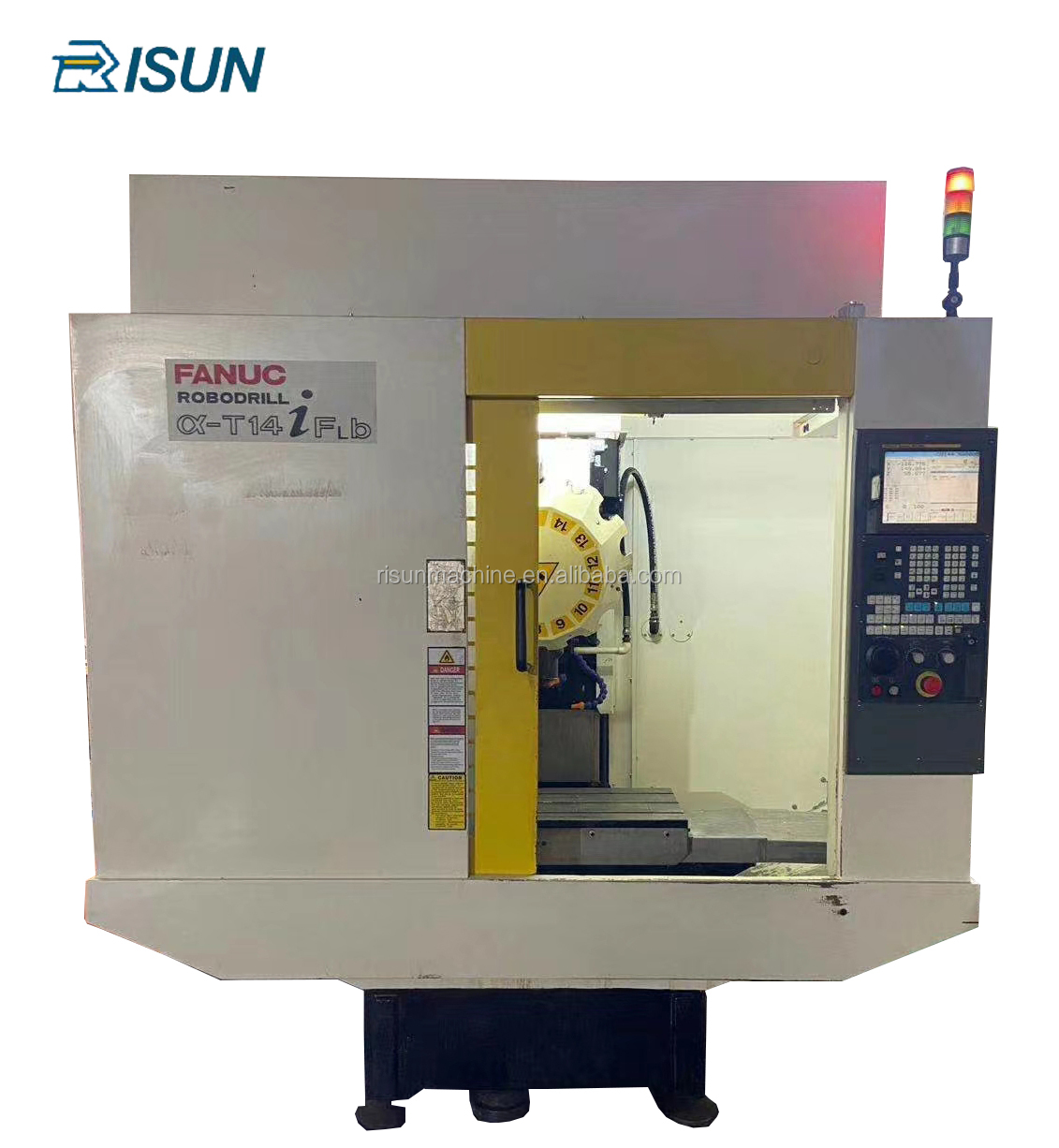 Б/у FANUC 700 Малый буровой Центр оснащен высокоскоростной системой FANUC 18i