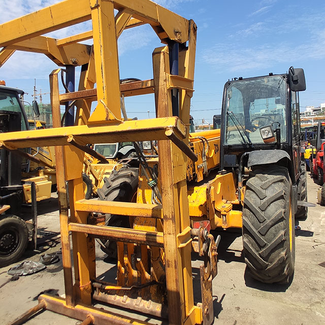 Б/у Телескопический погрузчик JCB 535, дешево