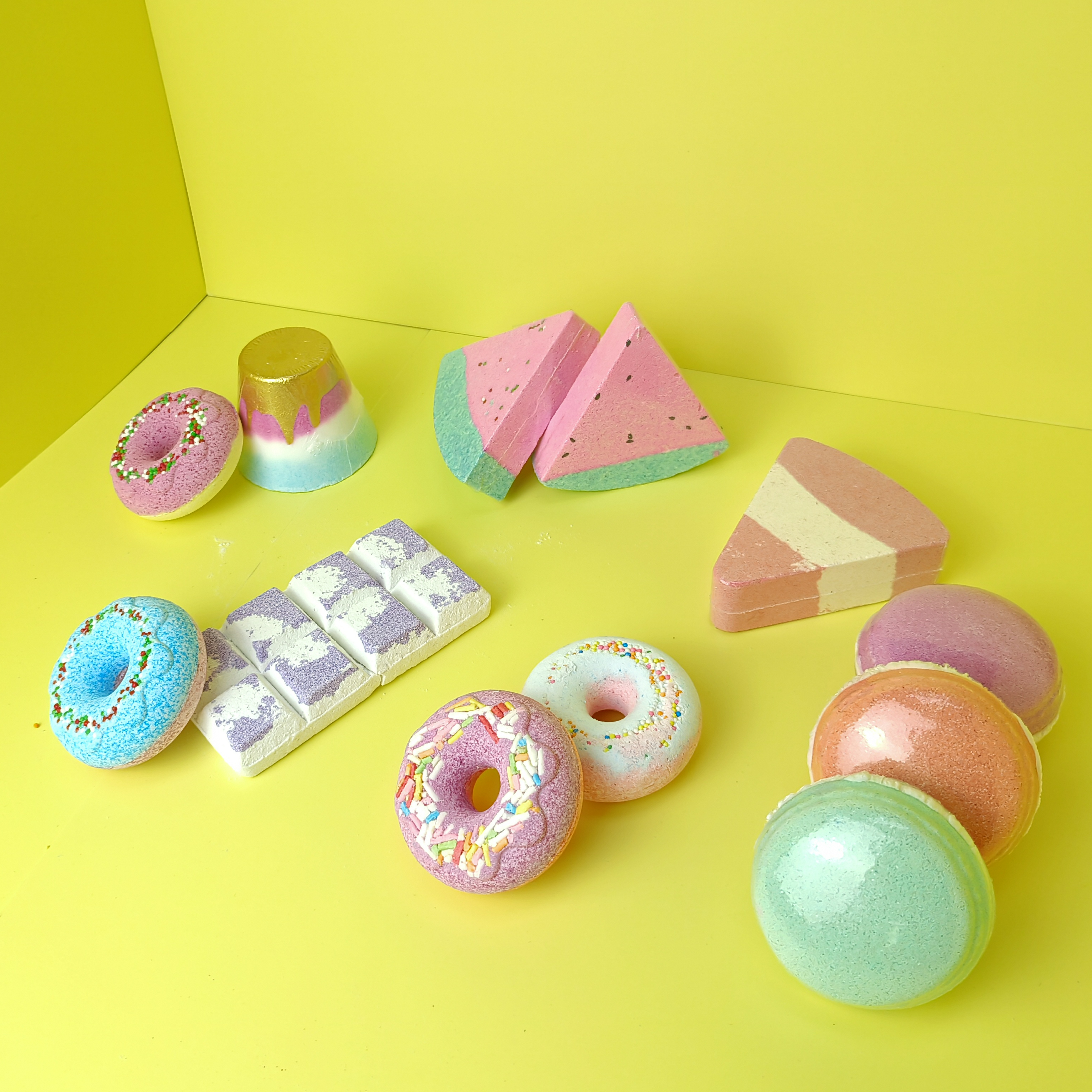 Custom OEM all handmade unique surprise lavender spa bath bombs cake packing Summer limited cute dessert bath bomb gift set