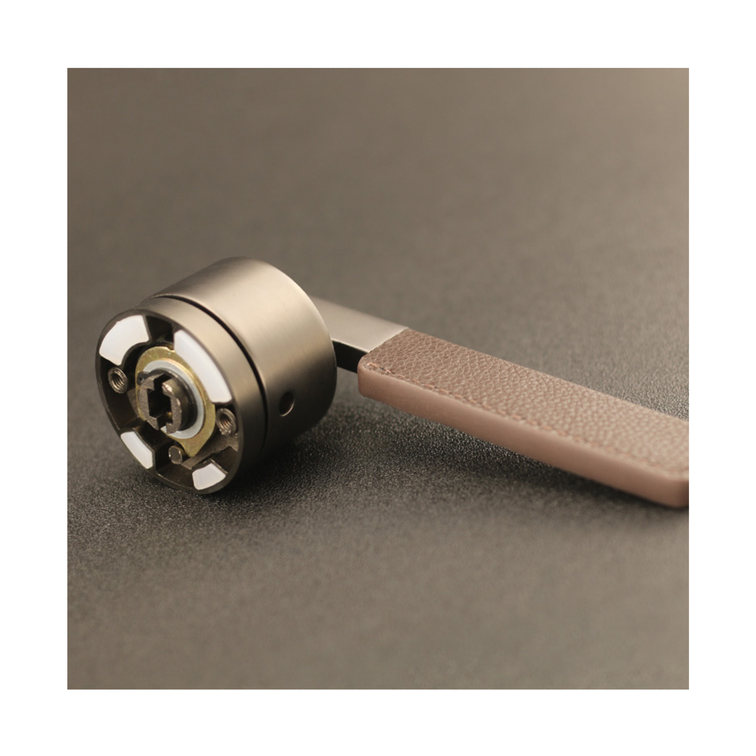 China Supplier Wholesale Useful Gold+Brown Leather Zinc Alloy Door Handle Lock for Furnish