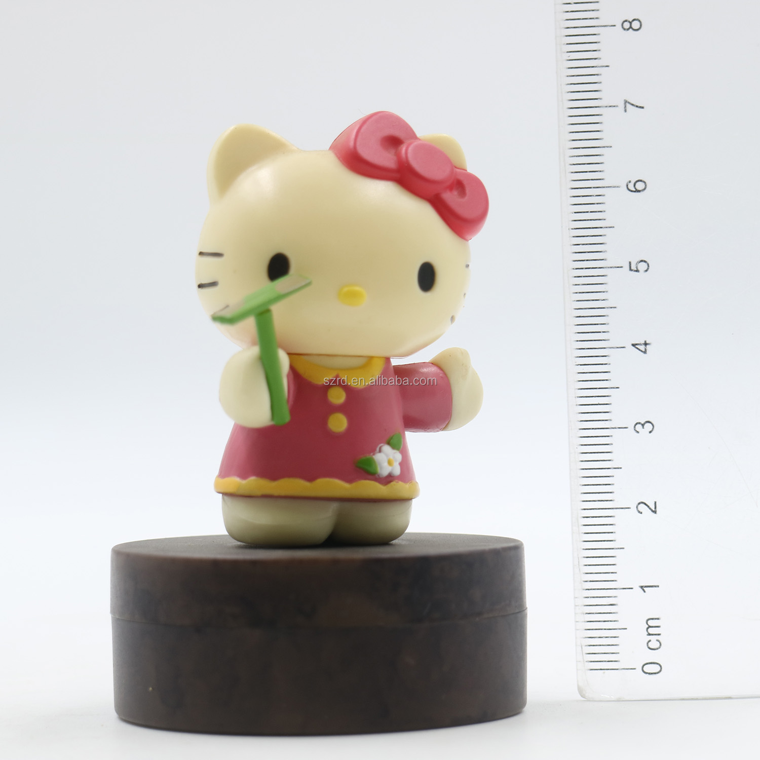 Wholesale Custom Made Plastic Cute Anime Character toys display on home