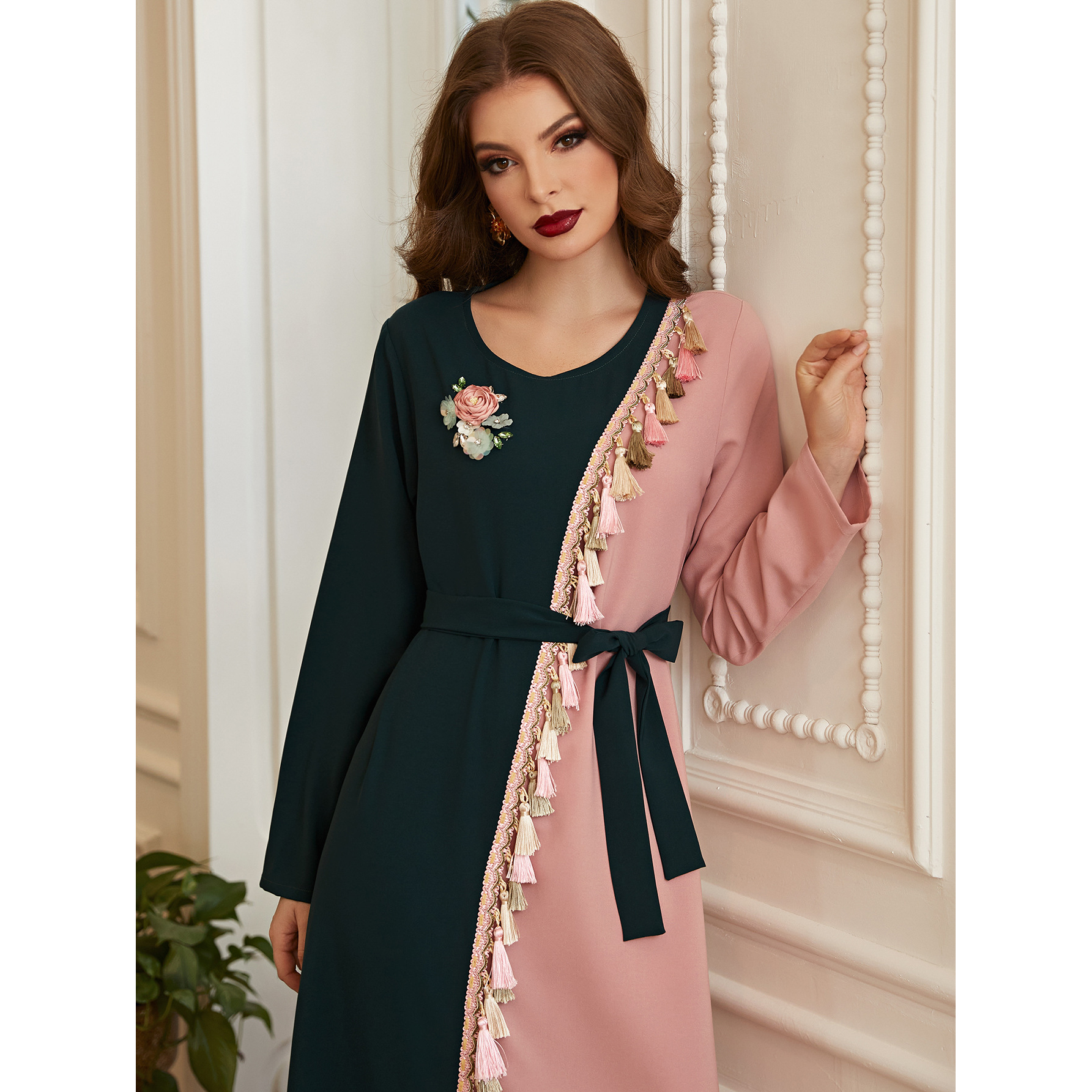 Beautiful Retro Green Pink Tassel Handmade Floral Rhinestone Abaya Dubai Muslim Dress with Belt