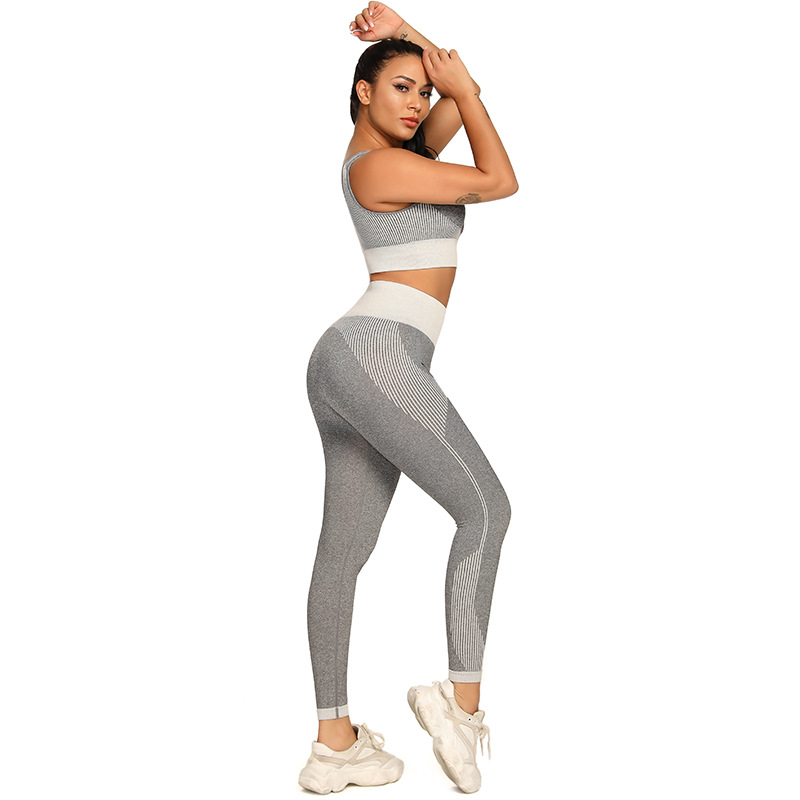2020 new European and American seamless running Yoga suit women's autumn training fitness suit