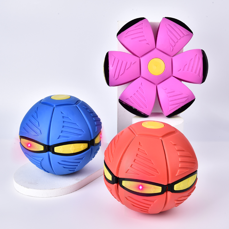 Deformable outdoor pelotas ovni ufo ball flying with 3 flashing lights pressure regulators magic flying saucer ball