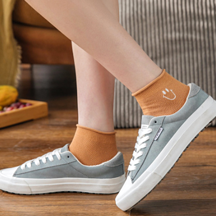 Fashion Japan Style Solid Female Socks Fashion Cozy Smiley Socks Cotton Breathable Womens