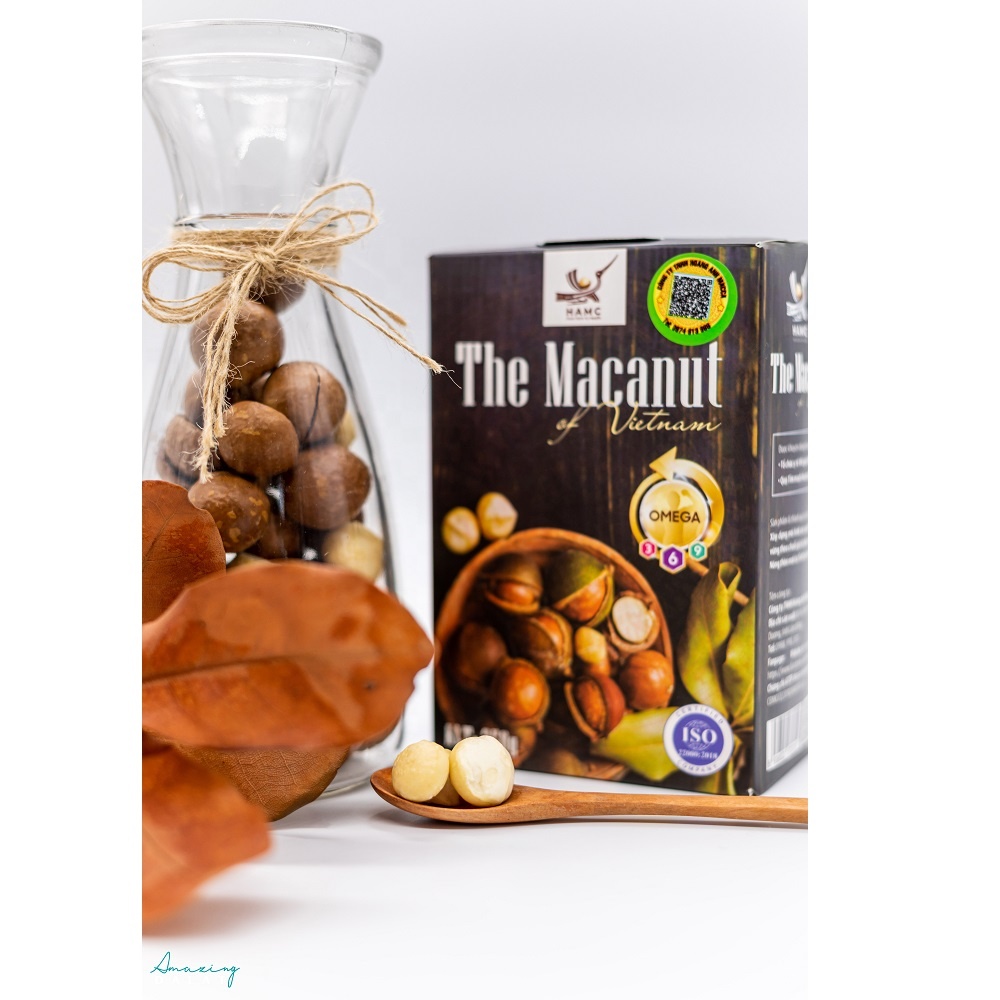 Rich in Nutrition Hand Cracking Hoang Anh Macadamia Nuts Roasted Broken Macadamia From Lam Dong Vietnam For Export