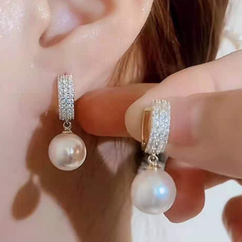 2021 New product fashion exquisite Silver plated shiny zircon hoop earrings women freshwater pearl pendant dangle drop earring