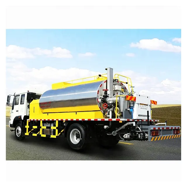 China New Generation HOWO Chassis Bitumen Sprayer Asphalt Distributor Truck