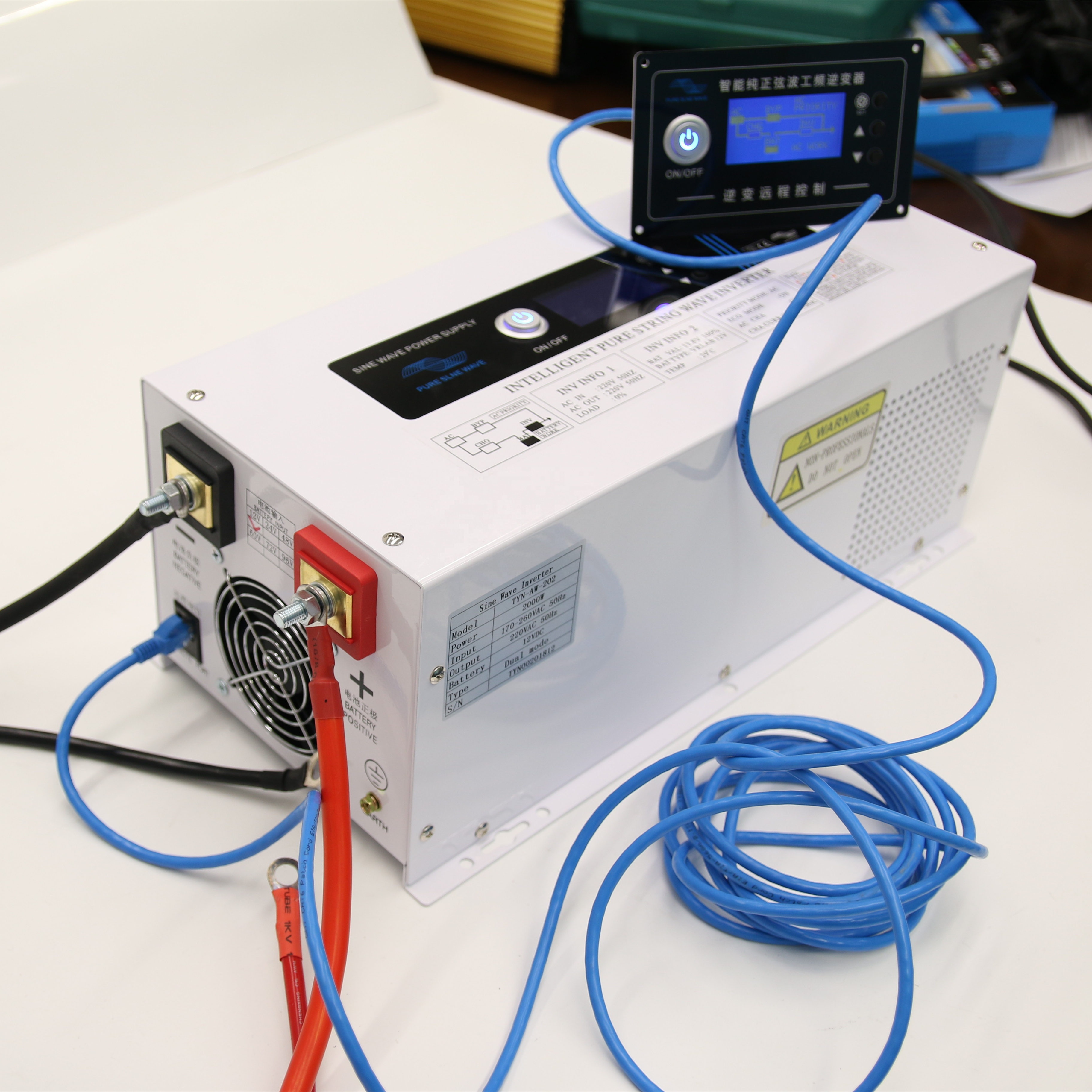 6KW Intelligent UPS Charger Function Low Frequency Pure Sine Wave Power Inverter