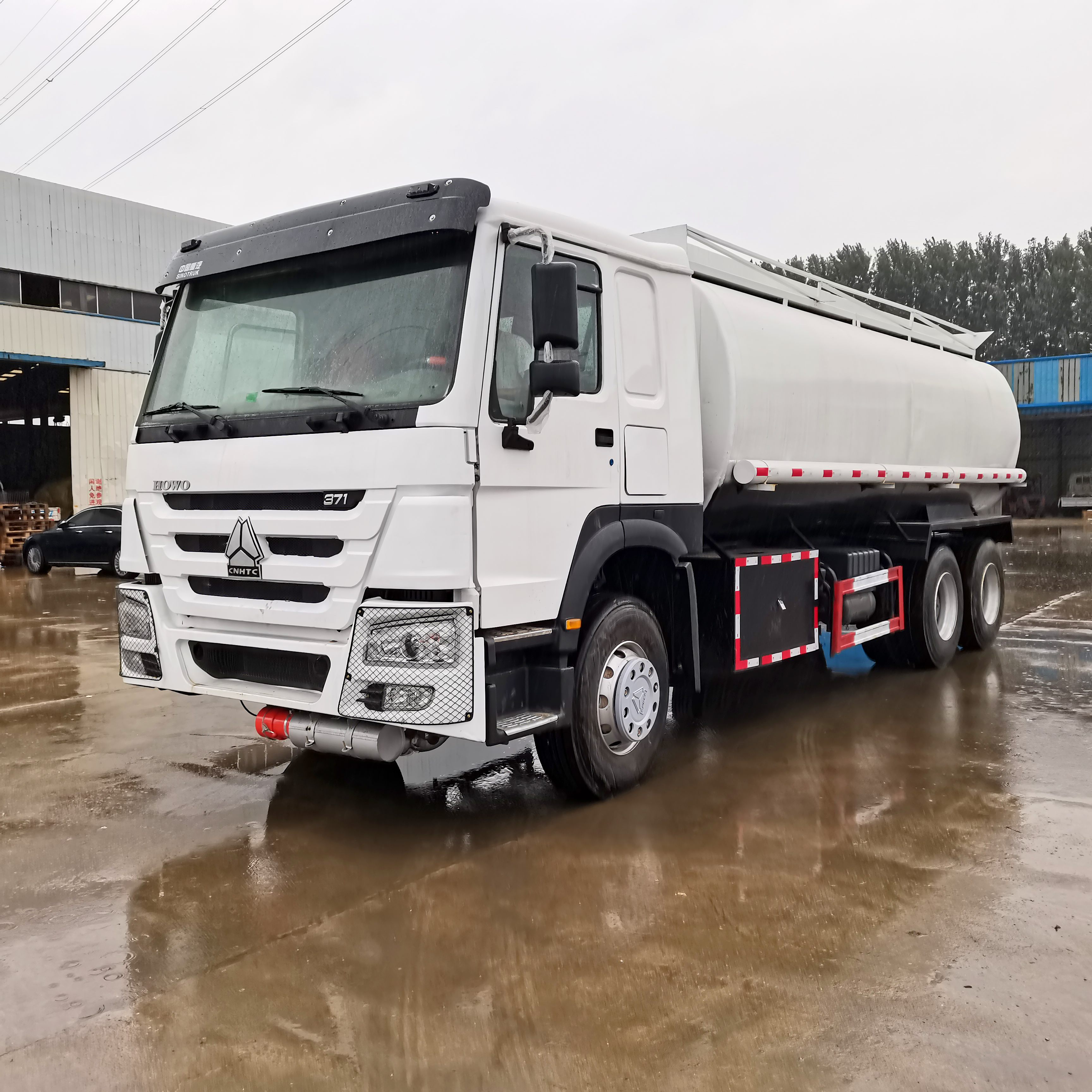 Sinotruck Howo 6X4 20000L грузовик-цистерна для перевозки топливного масла на продажу