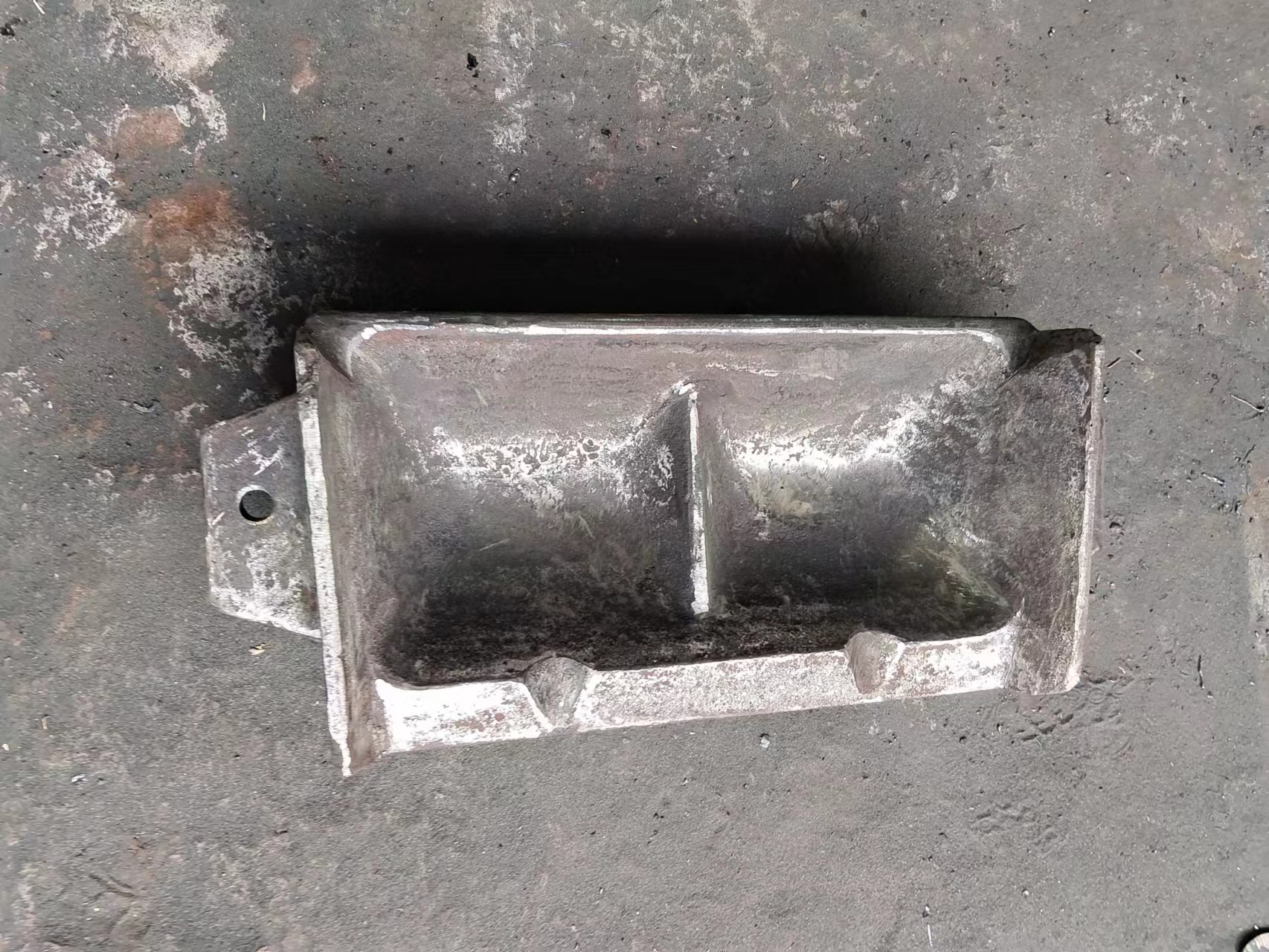 Professional custom manufacturer for low-priced cast iron machine and cast iron metal mold use