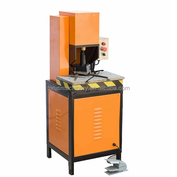 Hydraulic adjustable cutting angle corner plate notching machine