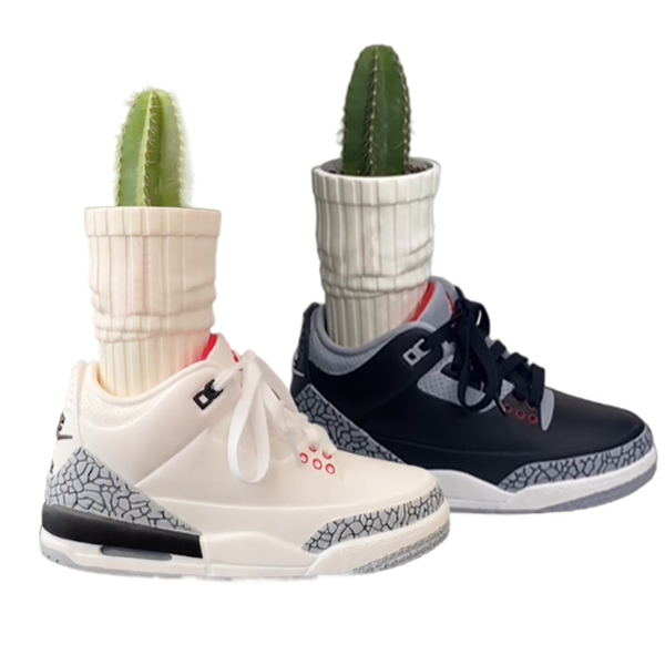 Custom resin simulation of basketball shoes sneaker planter flower plant vase polyresin sneaker shape succulent vase