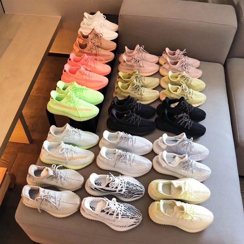 Топ 1:1 качество кроссовки Yeezy350 V2 из мультфильма «холодное сердце работает оригинальный логотип на каждый день спортивные шнурки для бегунов Yeezy 350 v2 углерода шлак перчатки обувь