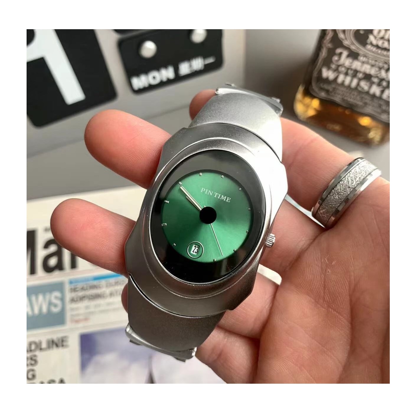 New Hot Selling OEM/ODM Special shaped Wristwatch Men Luxury Fashion Y2K Watch Male Quartz Watches