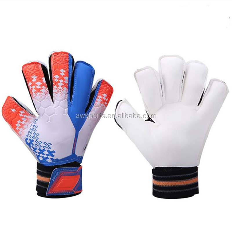 Latest wholesale high quality comfortable breathable adult soccer sports goalkeeper gloves