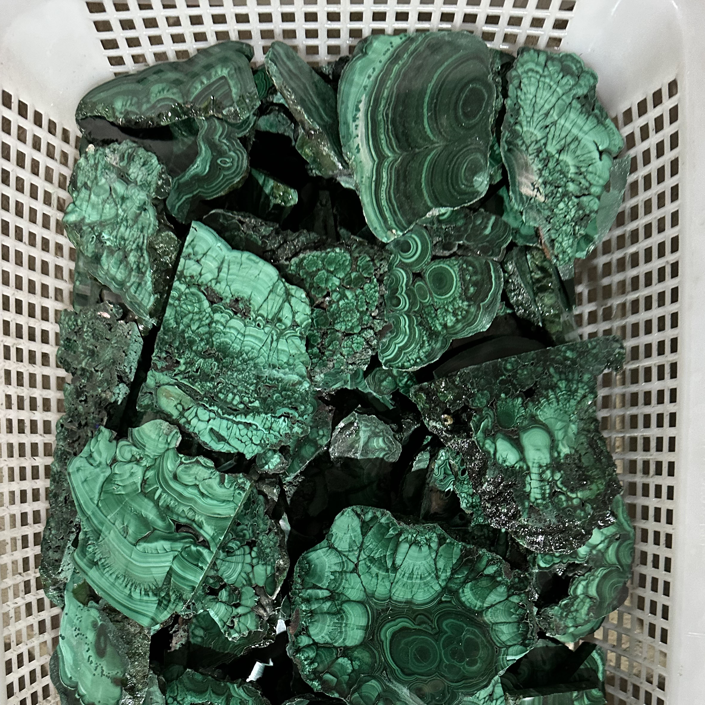 Wholesale Natural High Quality Cheap Price Crystal Quartz Raw Stone Rock Original malachite For Decoration