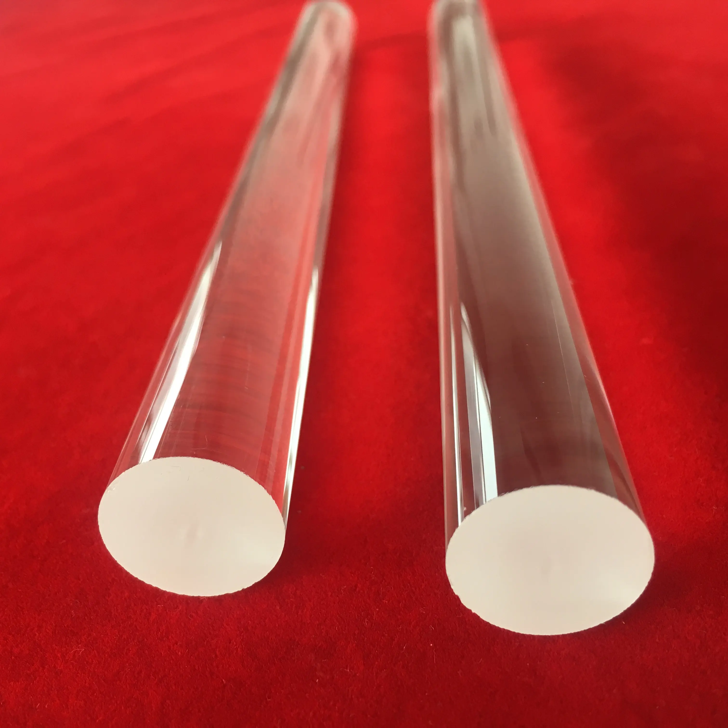 Transparent quartz glass rod