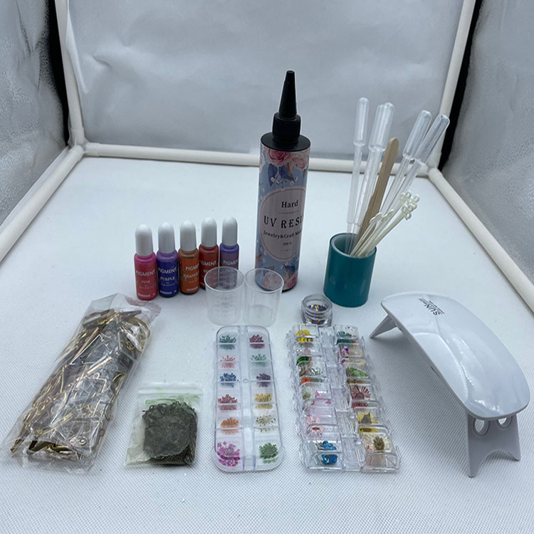 Hot Sale 200g UV Resin Starter Kit Metal Frame Craft Set for Necklace Pedant Making