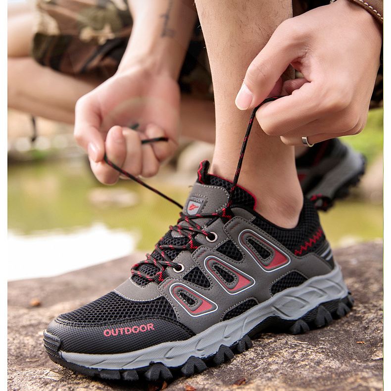 Good quality breathable outdoor shoes black grey navy color men no slip hiking shoes