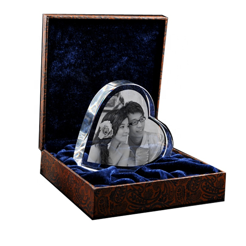 Christmas heart-shape crystal ornaments with couple photo lasered for wedding decorations