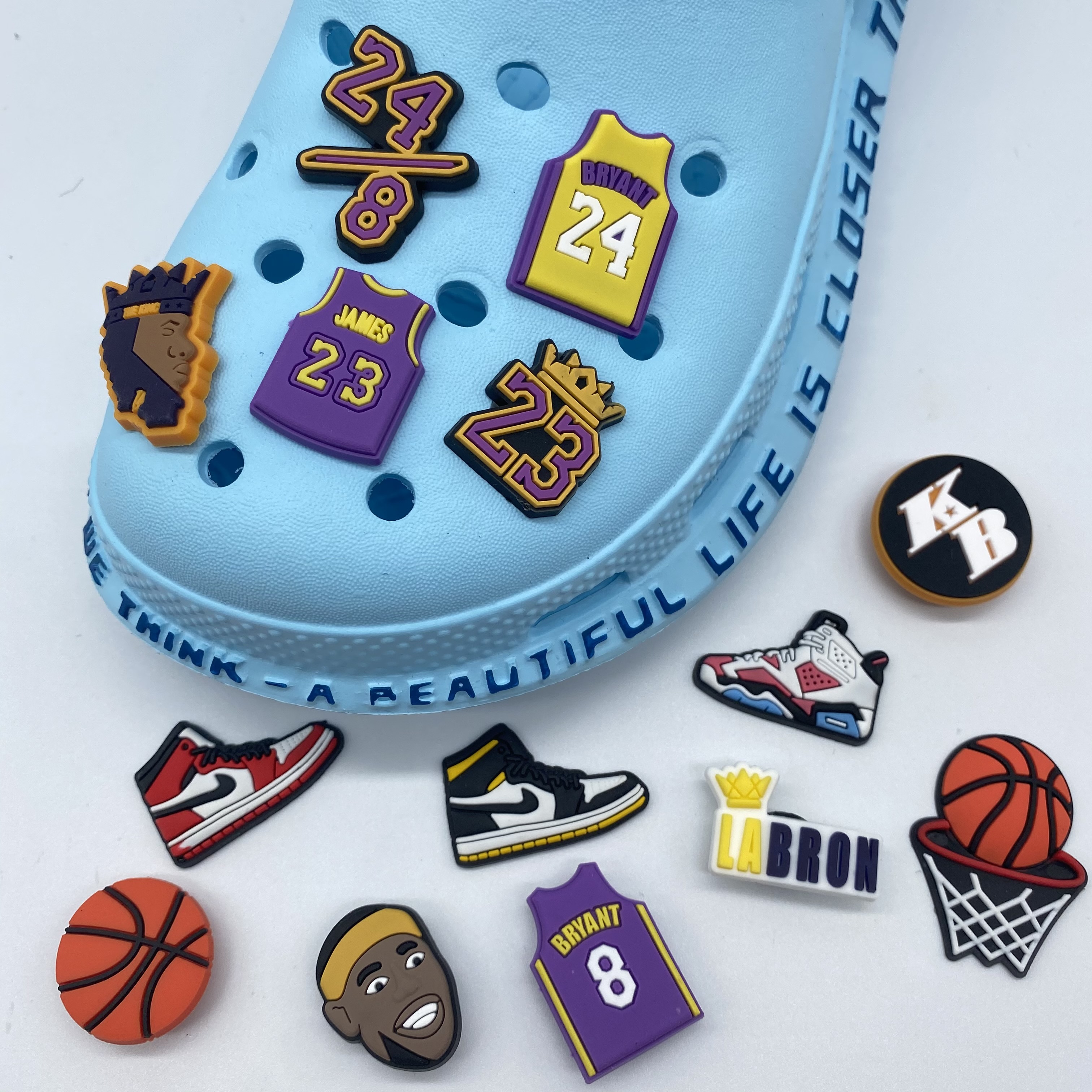 Лидер продаж 2021, подвеска-сабо из ПВХ kobe, аксессуары для обуви, подходят для браслетов, Кроксы, подвески, Спортивные Подвески, подарок для детей