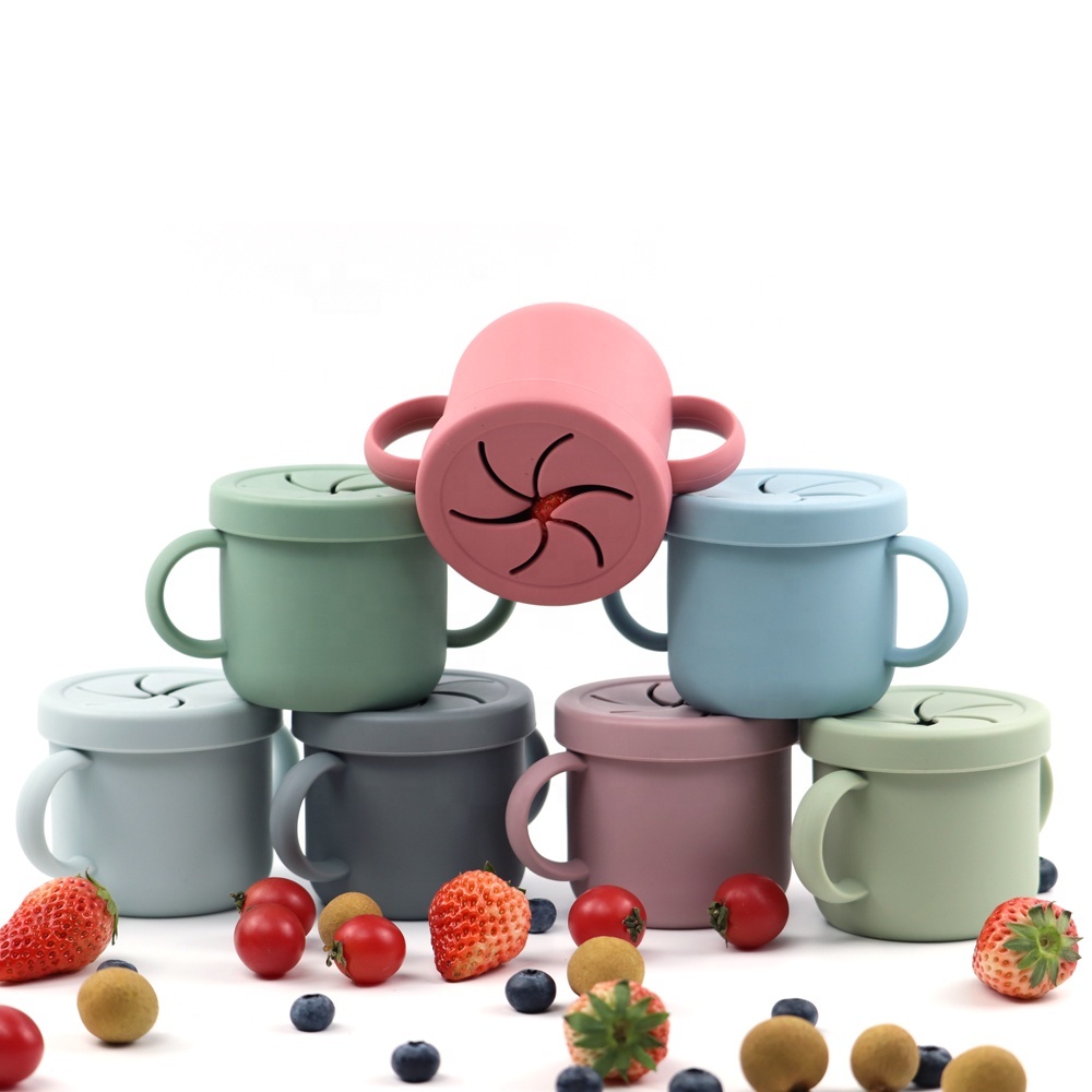 Reusable non spillable travel eco friendly food snack container Silicone snack cup for baby