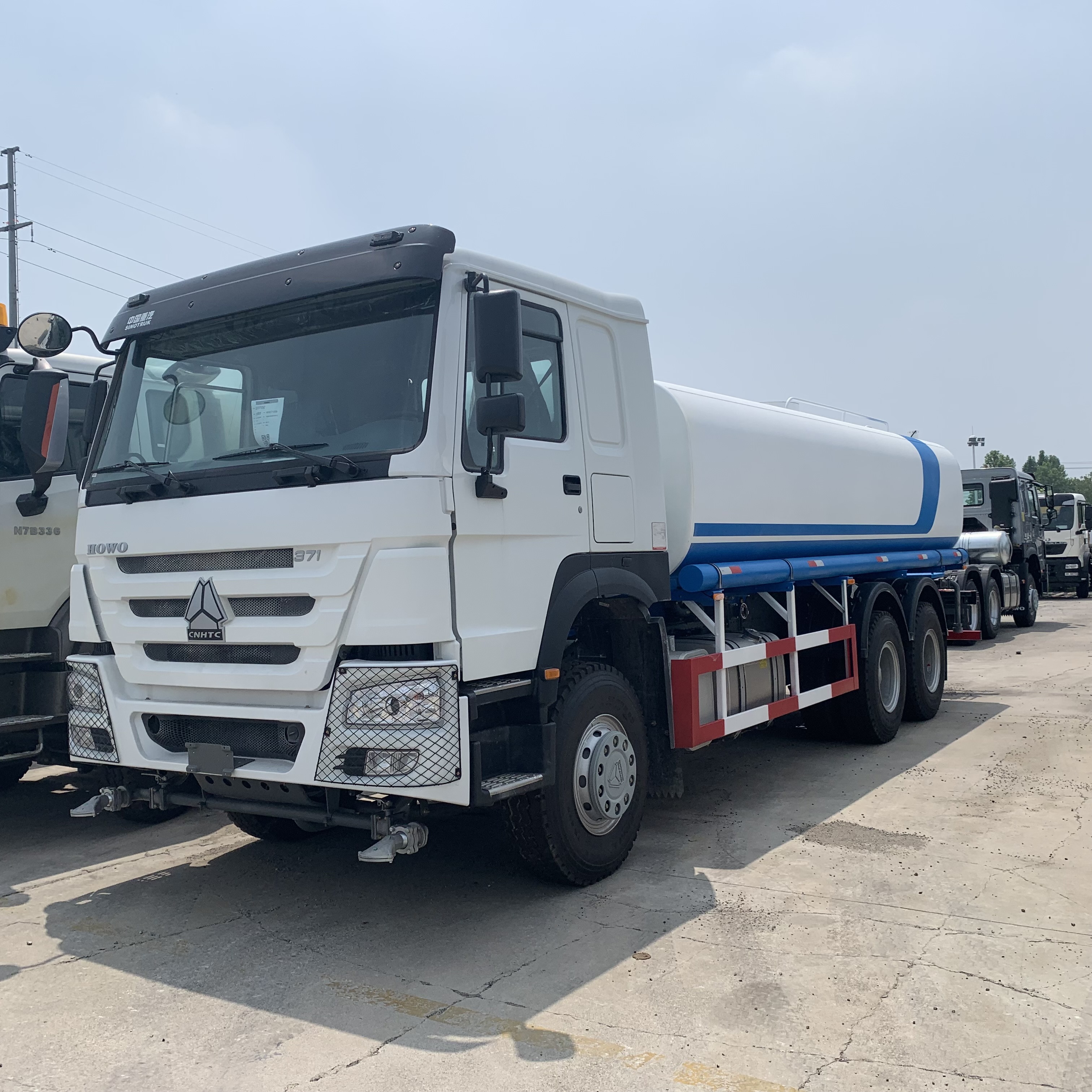 SINOTRUK HOWO 4x6x8x10 куб. М 12 куб. М 20 куб. М., грузовик с резервуаром для воды, распродажа, низкая цена