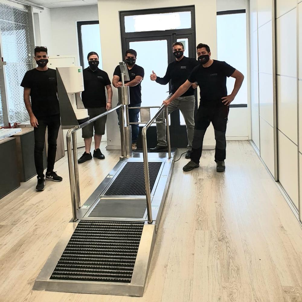 Hotel management solution with shoe sole disinfection channel ---SHTA1808 from SLEMON