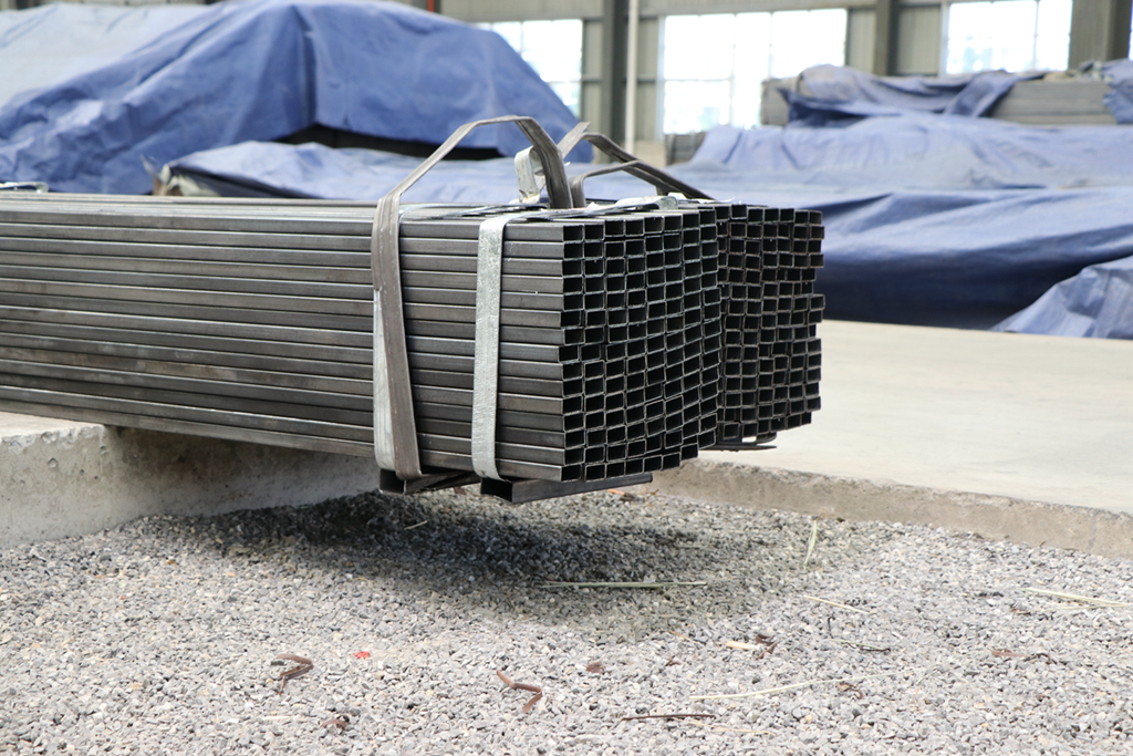 Tianjin Manufacturer Welded Black MS Carbon Square Hollow Section Steel Pipe And Tubes Price