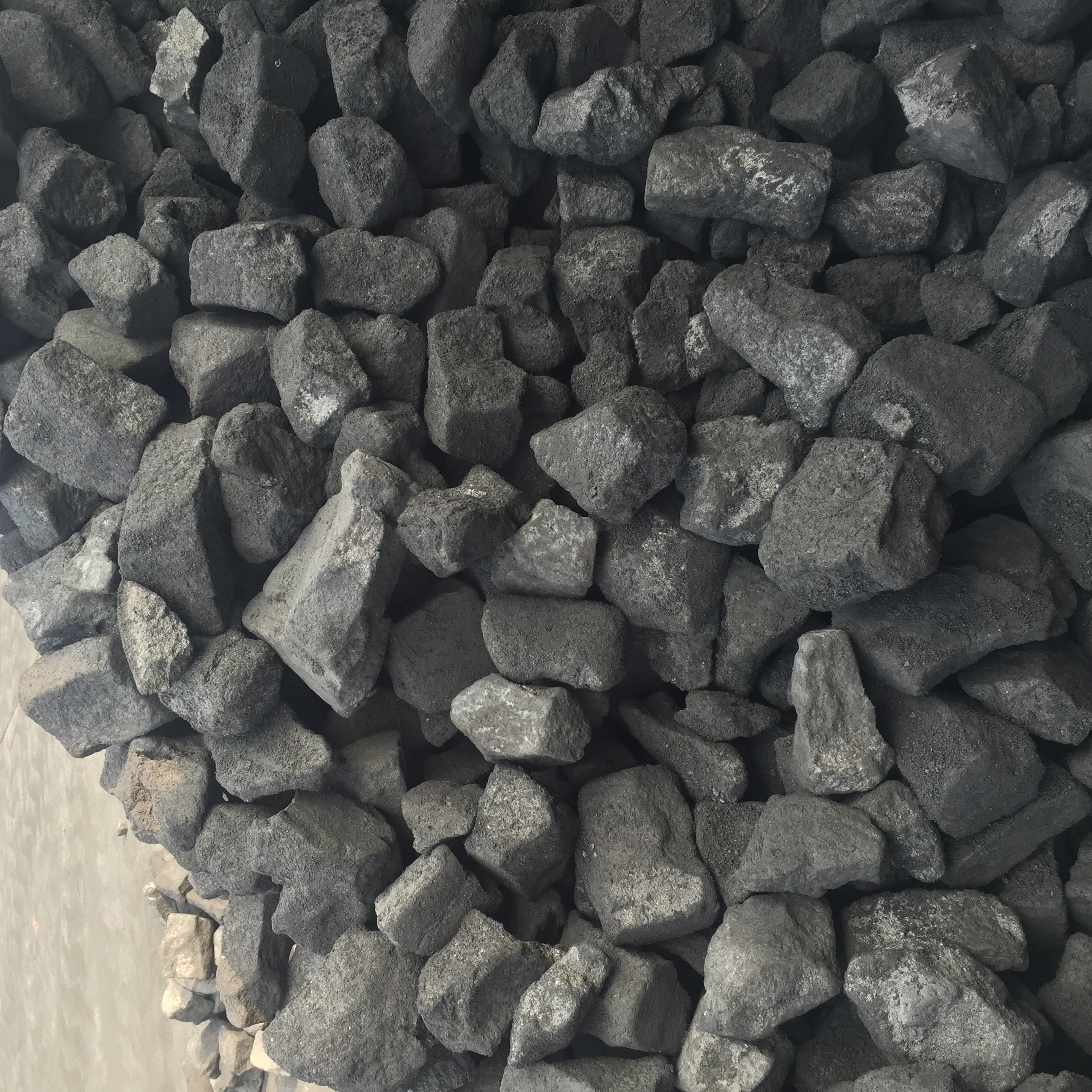 Хорошая цена Литейный Кокс/металлургический кокс ash12,5 % 80-150 мм