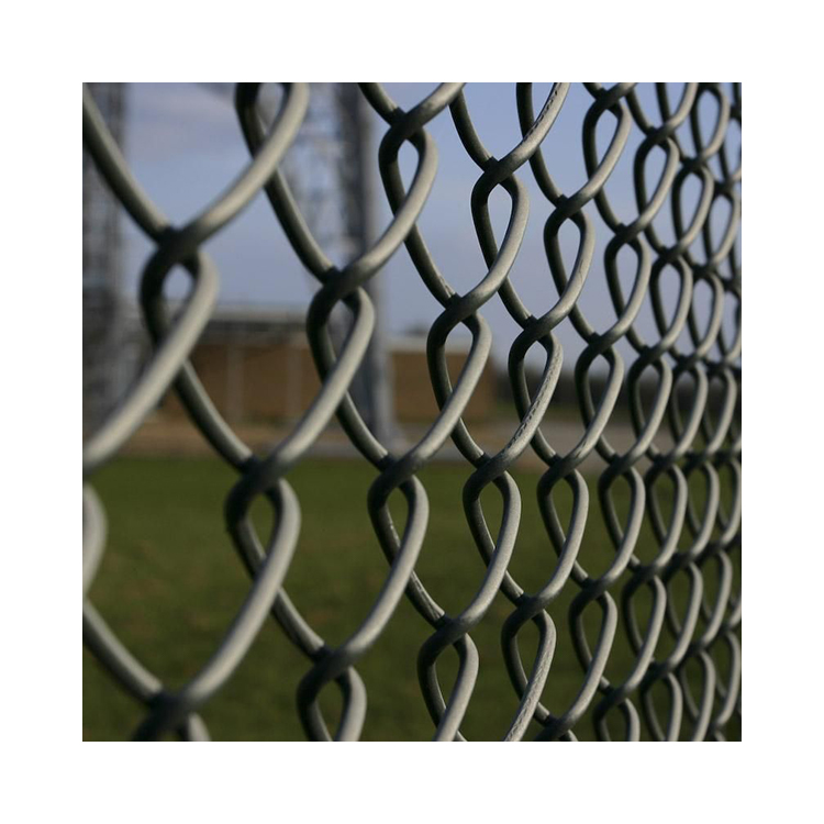 Machine making operated galvanized hot dipped chain link wire mesh fence