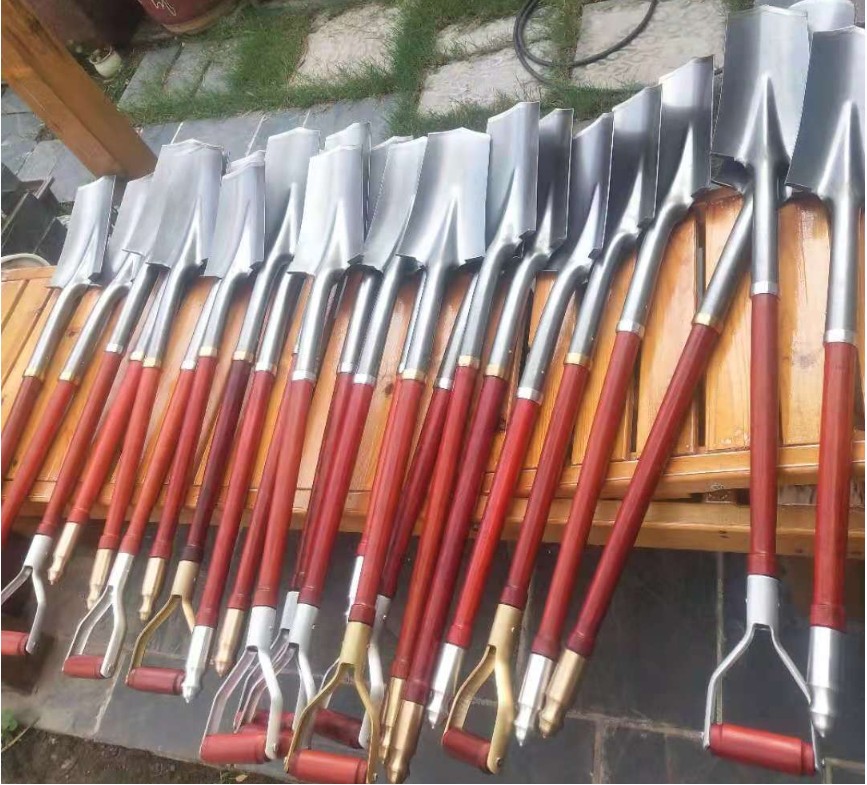 Hot selling outdoor tools manganese steel rosewood shovel, handle shovel off-road vehicle tools Straight aluminum handle