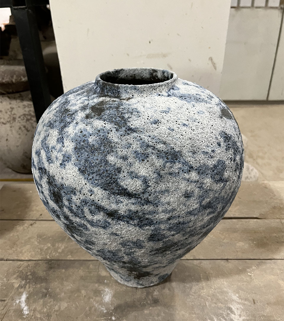 Eco-friendly Blue Textured Ceramic Vase of Flowers Ceramic Vase Malaysia Stone Ceramic Vase Vintage Ornaments Farmhouse Decor