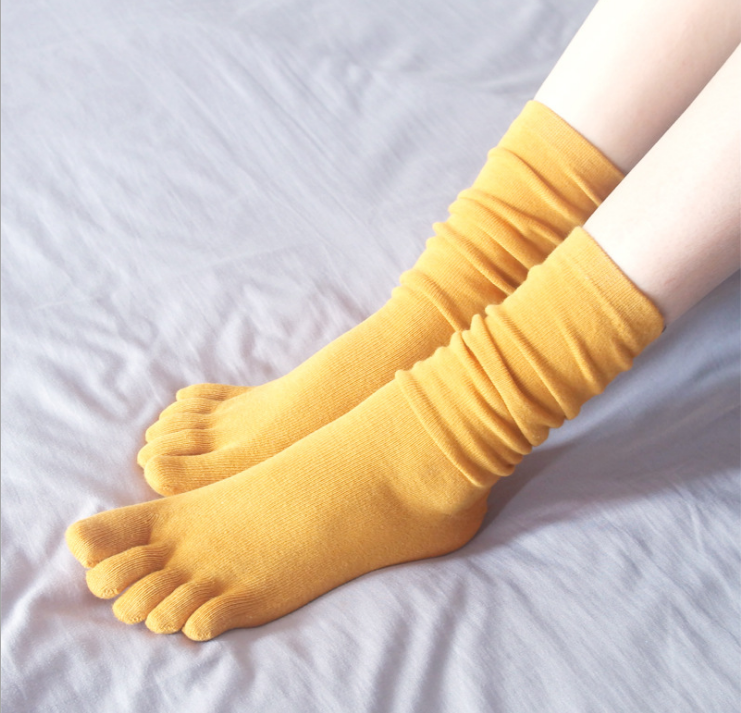2023 Women yoga sport cotton five finger breathable anti slip colorful custom five toe socks