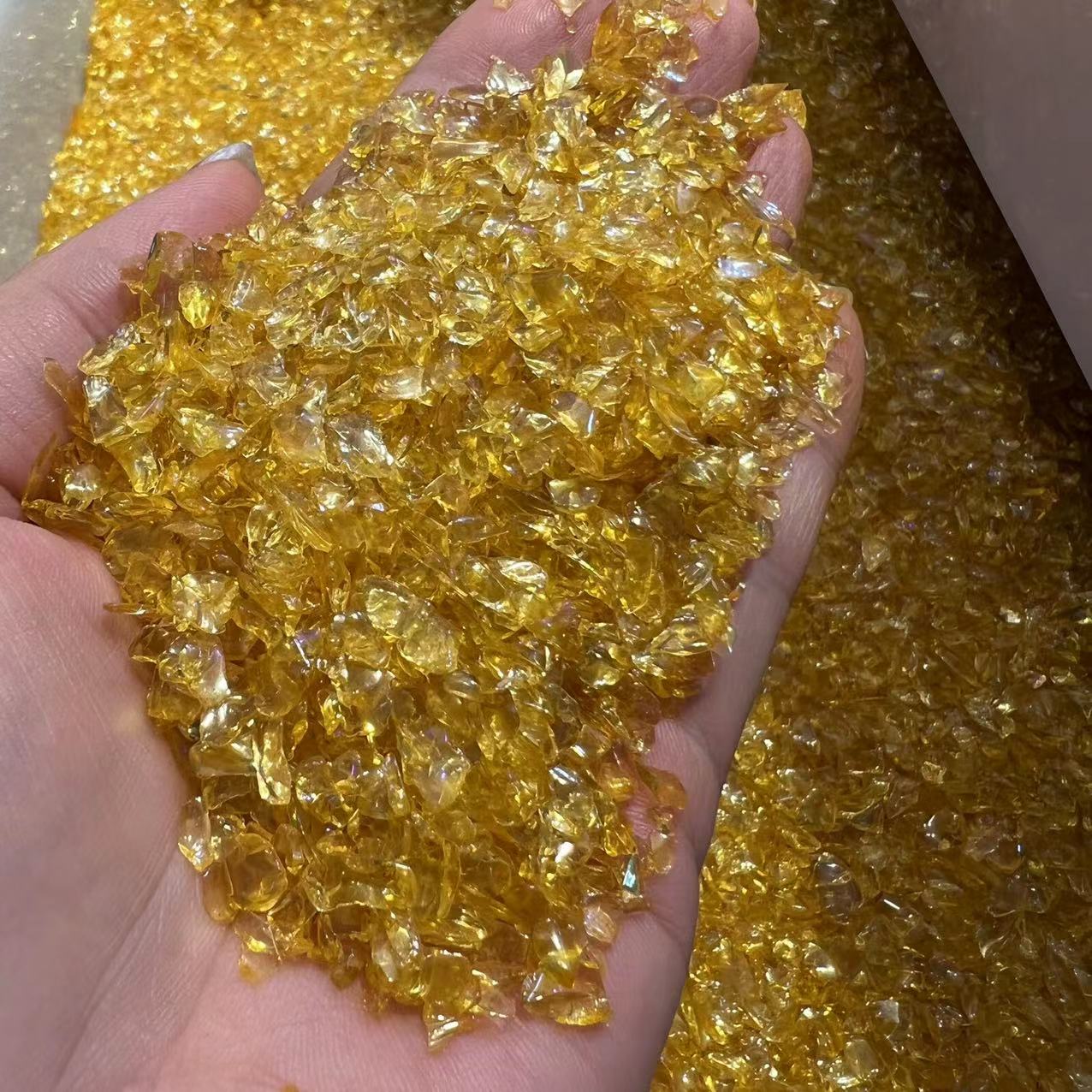 Small Size Natural Healing Gemstone High Quality Crystal Rough Yellow Glass Stone Polished Stones Crystal Chips For Gift