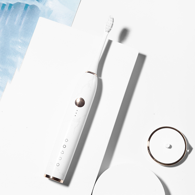 Aiwa 2021 New Design Travel Led 5 Mode Battery Automatic Waterproof Sonic Tooth Brush Set Teeth Whitening Brush