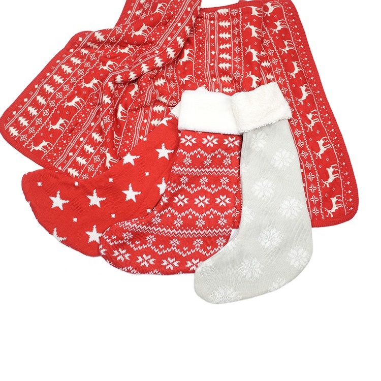 2021 OEM Baby Newborn Heavy Winter Swaddle Blanket Set Knitted Soft Baby Christmas Blanket With Stocking