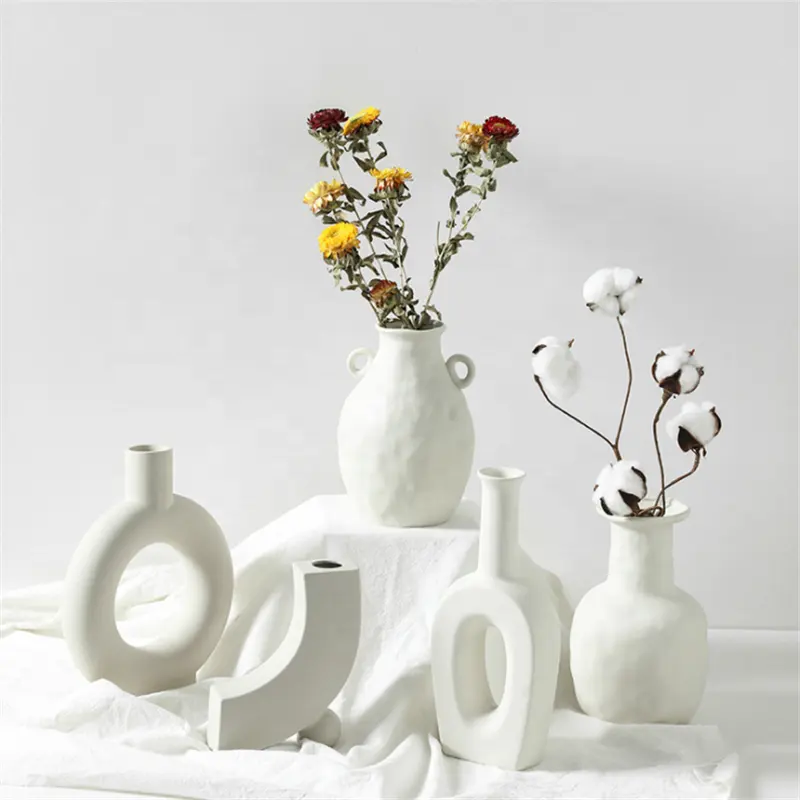 Wholesal korea style irregular white ceramic vase for home decor